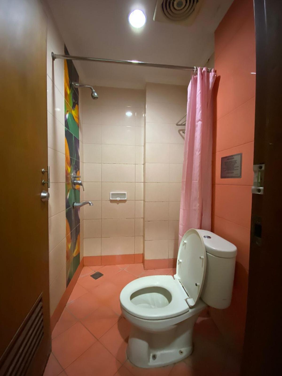 Karsa Utama Hotel Джакарта Экстерьер фото
